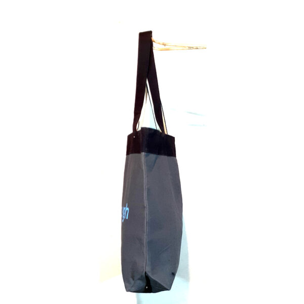 1. "Sustainable canvas carrier bags"